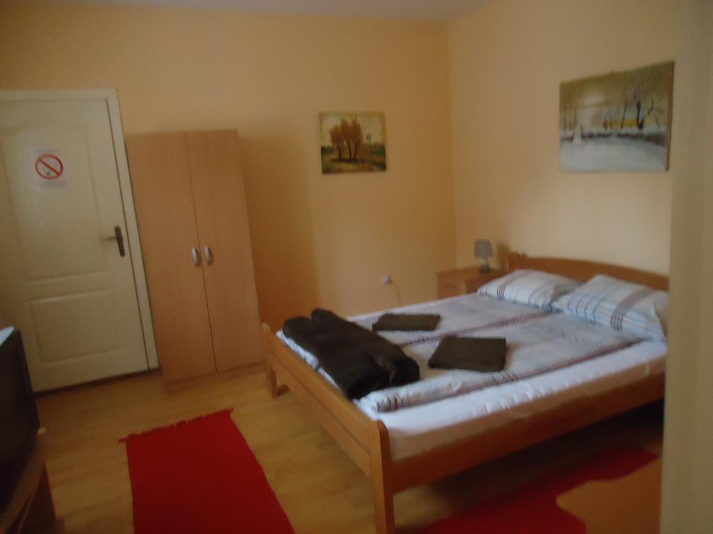 Prenociste Vila Stara Breza Палич Номер фото